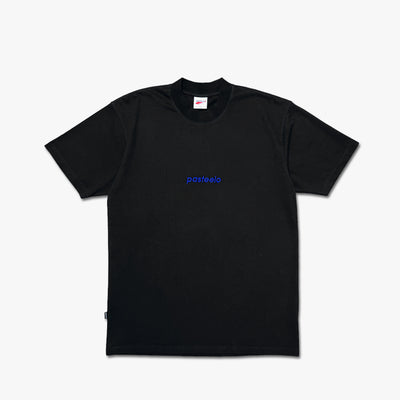 EMB SCRIPT TEE - BLACK